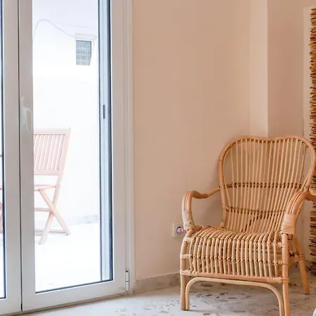 The Koukaki Studio Apartment *